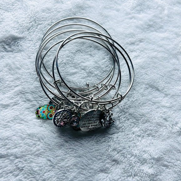 Paw Print Bangle Bracelet - Picture 4 of 6